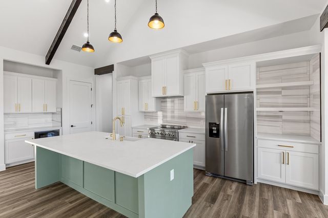 1825 Foothills Dr, Kerrville, TX 78028