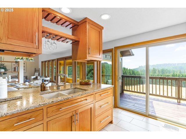 25303 JAEG Rd, Junction City, OR 97448