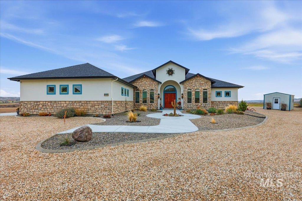 8065 Moonshine Ln, Marsing, ID 83639