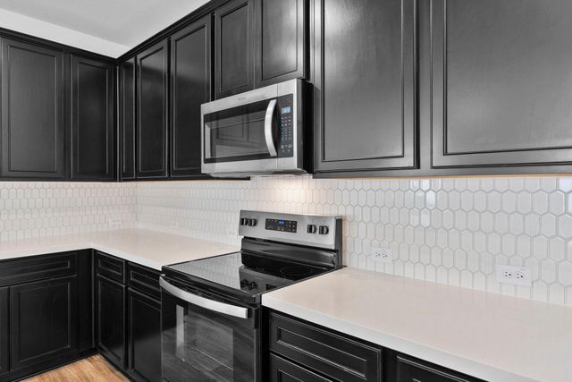 112 Cherry Blossom LN, Taylor, TX 76574