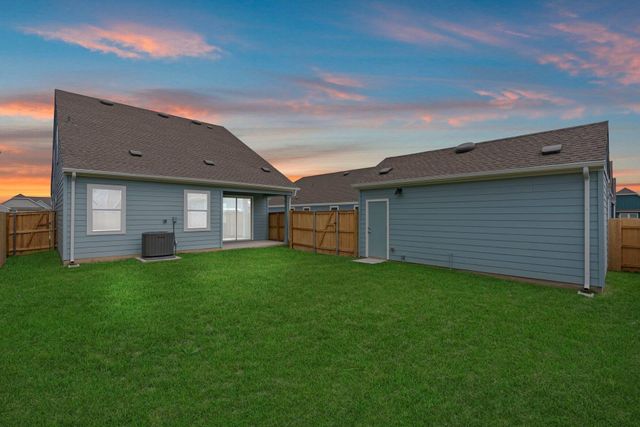 112 Cherry Blossom LN, Taylor, TX 76574