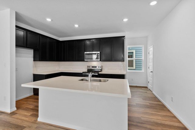 112 Cherry Blossom LN, Taylor, TX 76574