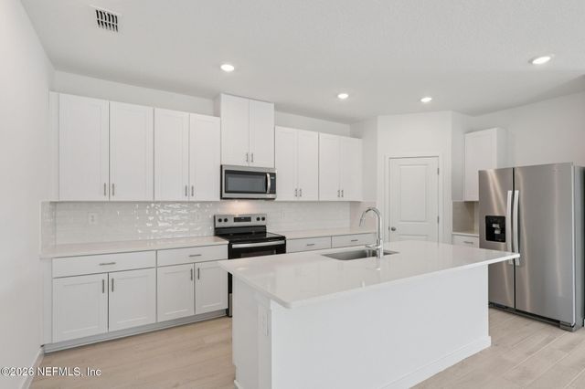 7394 EVERETT FOREST Drive, Jacksonville, FL 32219