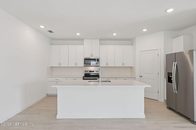 7394 EVERETT FOREST Drive, Jacksonville, FL 32219