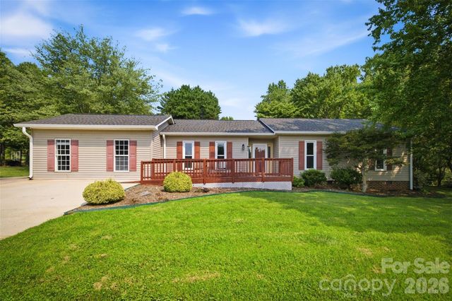 1806 Kyle Court NE, Lenoir, NC 28645