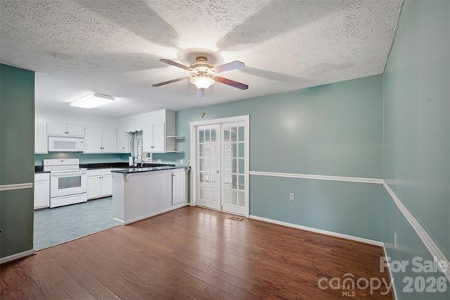 1806 Kyle Court NE, Lenoir, NC 28645