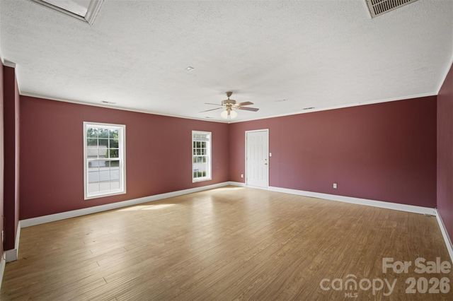1806 Kyle Court NE, Lenoir, NC 28645