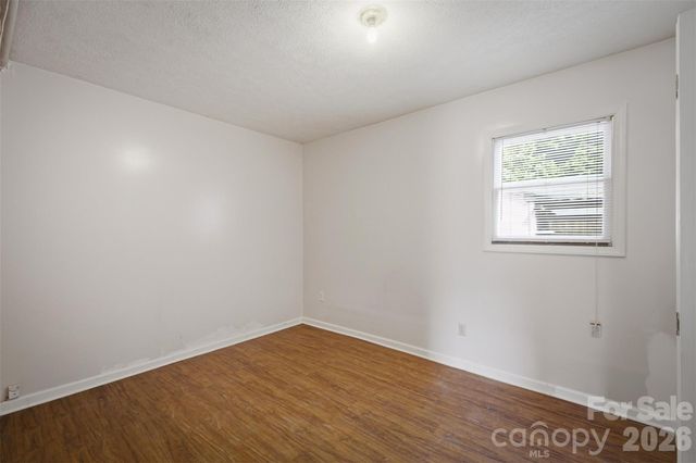 1806 Kyle Court NE, Lenoir, NC 28645