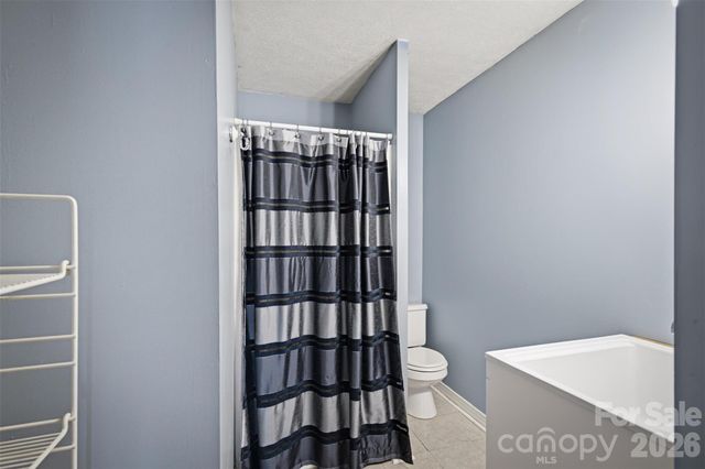 1806 Kyle Court NE, Lenoir, NC 28645