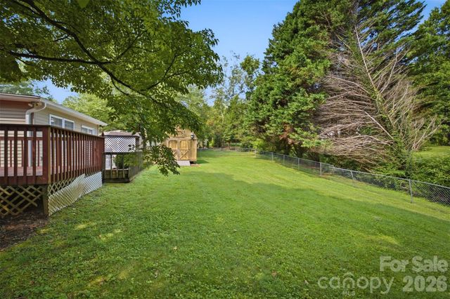 1806 Kyle Court NE, Lenoir, NC 28645