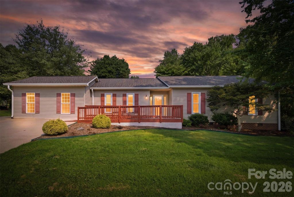1806 Kyle Court NE, Lenoir, NC 28645
