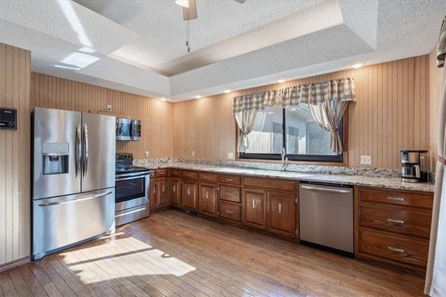 27 Horseshoe Drive, Holiday Island, AR 72631