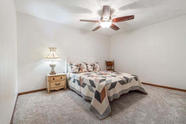 27 Horseshoe Drive, Holiday Island, AR 72631