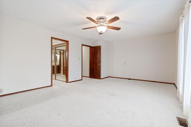 27 Horseshoe Drive, Holiday Island, AR 72631