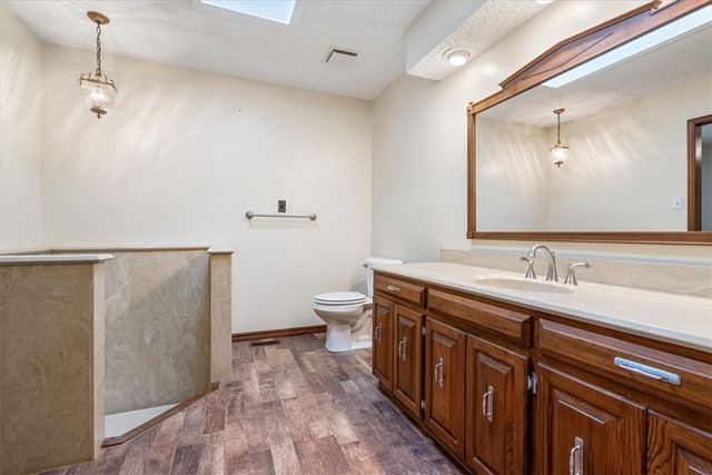 27 Horseshoe Drive, Holiday Island, AR 72631