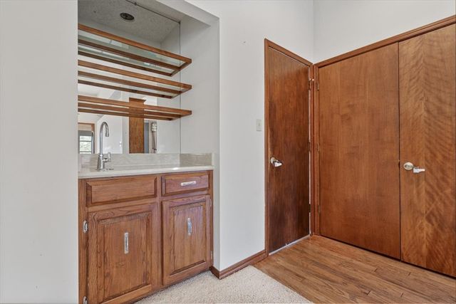 27 Horseshoe Drive, Holiday Island, AR 72631