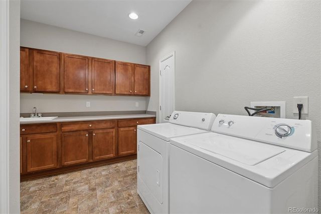 10863 Towerbridge Road, Highlands Ranch, CO 80130