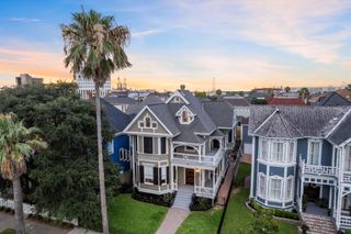 1722 Church Street, Galveston, TX 77550