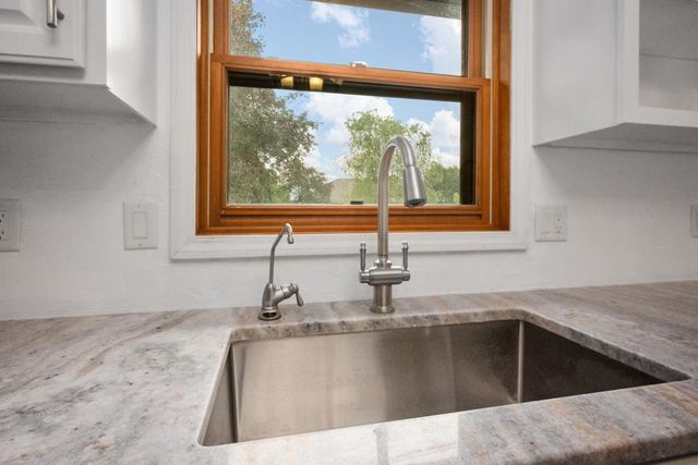 936 W 10TH STREET, Kaukauna, WI 54130