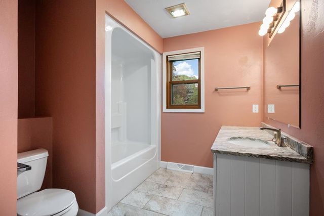 936 W 10TH STREET, Kaukauna, WI 54130