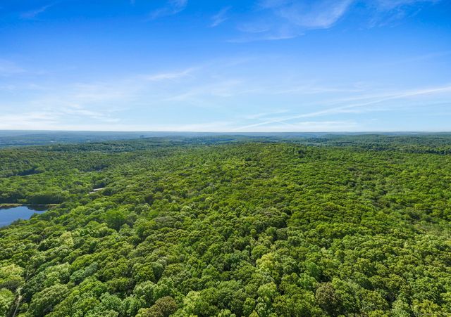 63 Velgouse Road, Montville, CT 06370