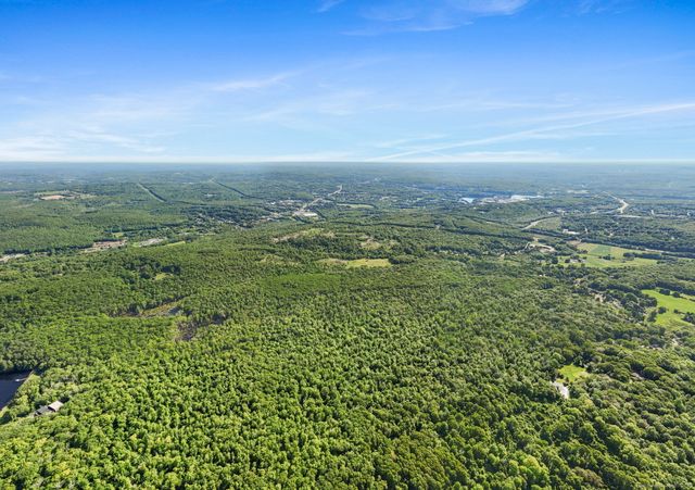 63 Velgouse Road, Montville, CT 06370
