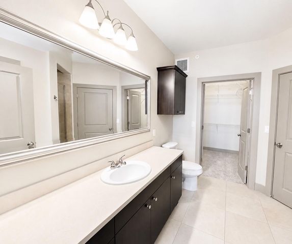 1340 W Gray Street 208, Houston, TX 77019
