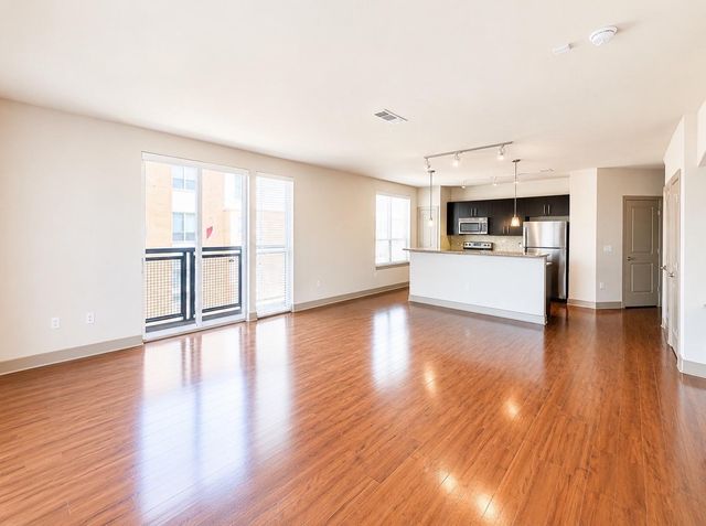 1340 W Gray Street 208, Houston, TX 77019