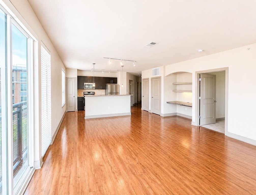 1340 W Gray Street 208, Houston, TX 77019