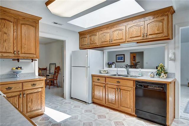 15219 Newbill LN, Carrollton, VA 23314