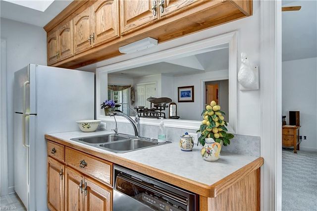 15219 Newbill LN, Carrollton, VA 23314
