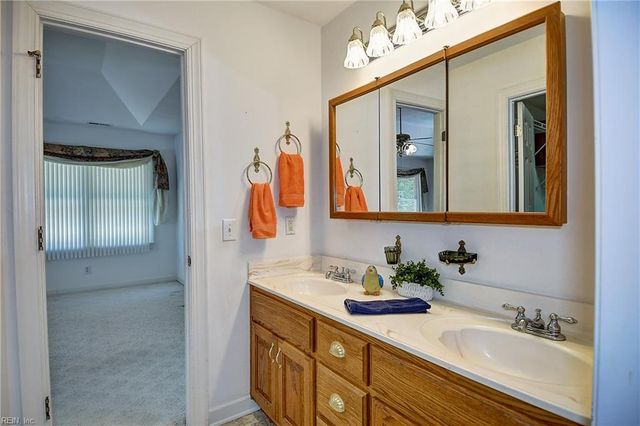 15219 Newbill LN, Carrollton, VA 23314