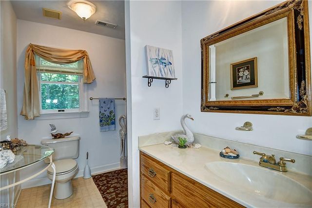 15219 Newbill LN, Carrollton, VA 23314