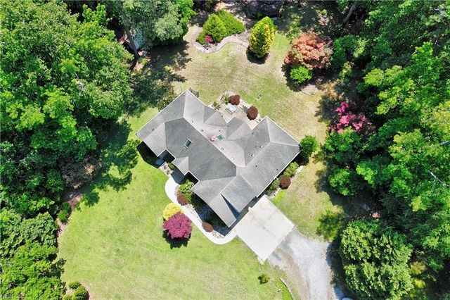 15219 Newbill LN, Carrollton, VA 23314