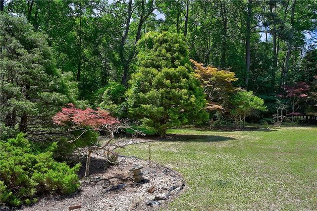 15219 Newbill LN, Carrollton, VA 23314