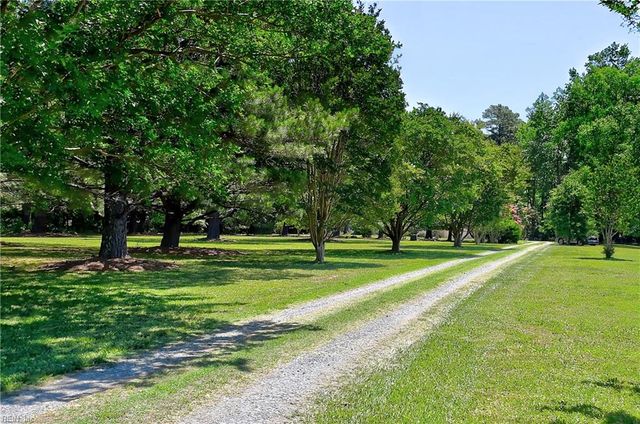 15219 Newbill LN, Carrollton, VA 23314