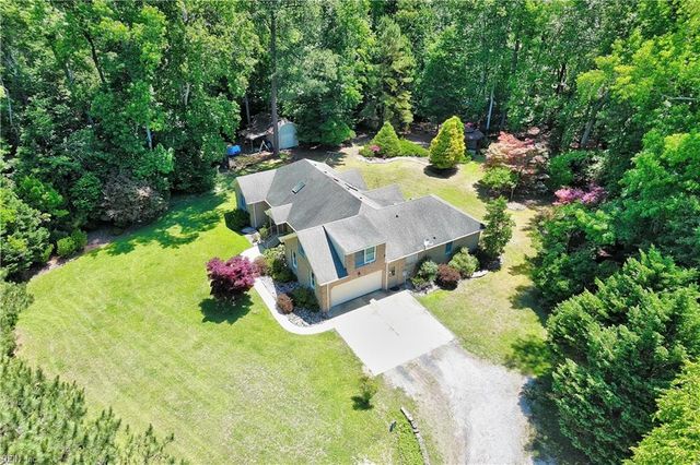 15219 Newbill LN, Carrollton, VA 23314