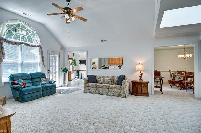 15219 Newbill LN, Carrollton, VA 23314