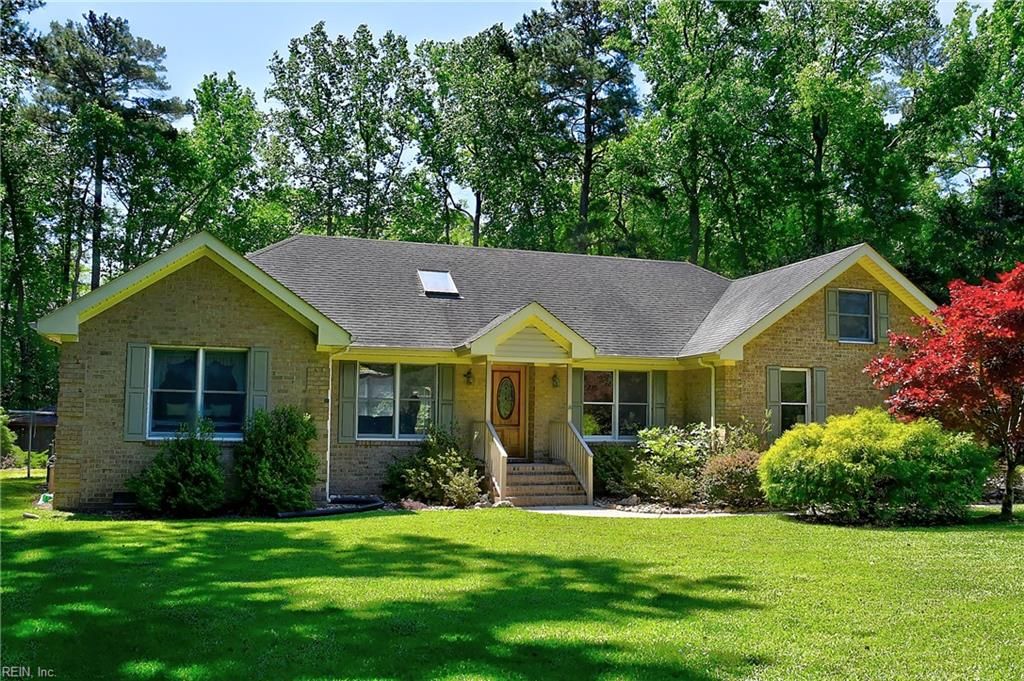 15219 Newbill LN, Carrollton, VA 23314