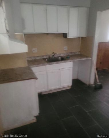 19928 Westphalia Street, Detroit, MI 48205