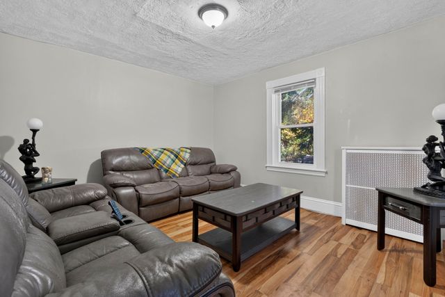 74 Arlington St, Leominster, MA 01453