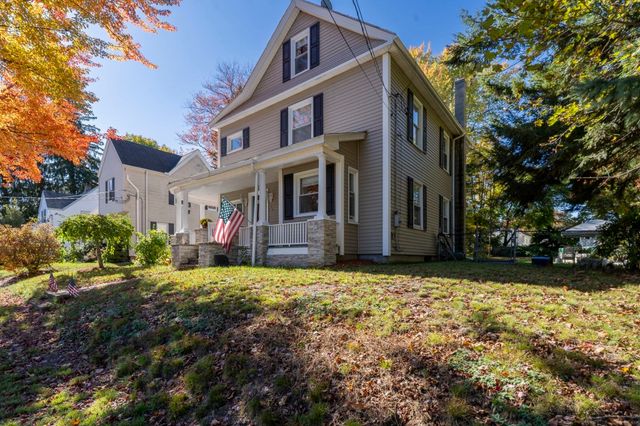 74 Arlington St, Leominster, MA 01453