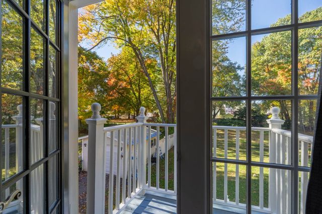 74 Arlington St, Leominster, MA 01453