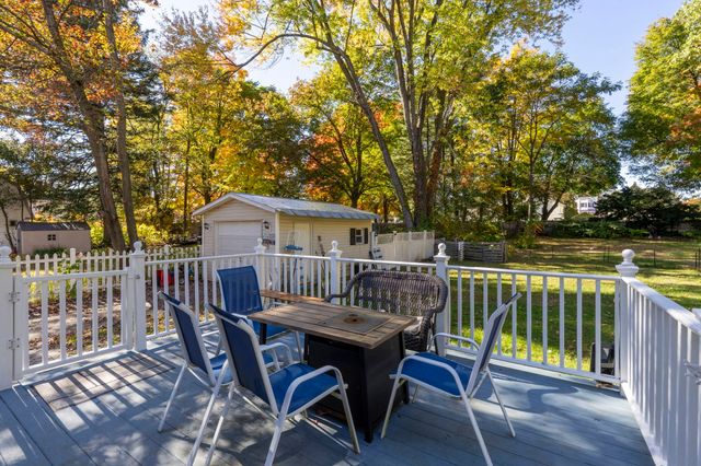 74 Arlington St, Leominster, MA 01453
