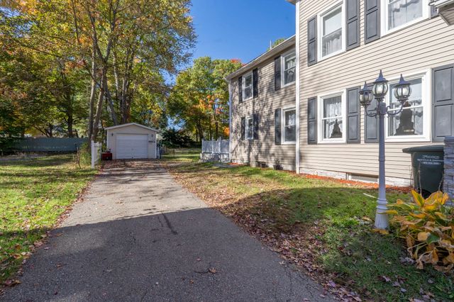 74 Arlington St, Leominster, MA 01453