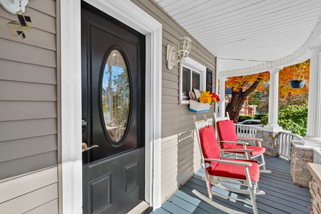 74 Arlington St, Leominster, MA 01453