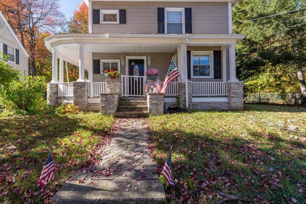 74 Arlington St, Leominster, MA 01453