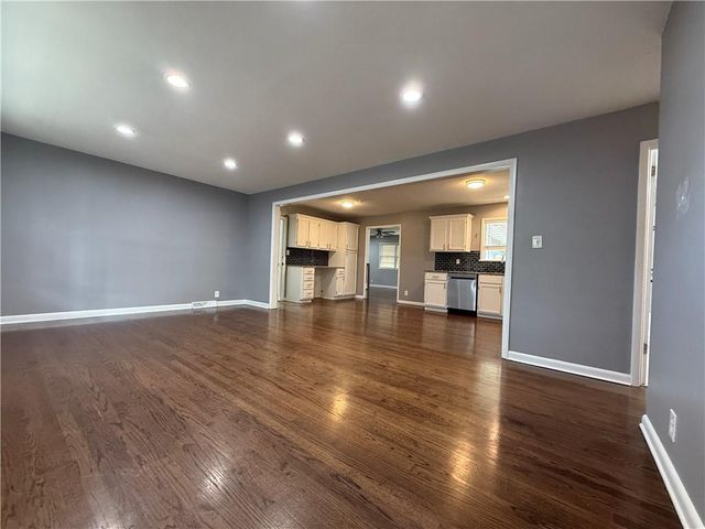 8811 E 84th Street, Raytown, MO 64138