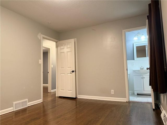 8811 E 84th Street, Raytown, MO 64138