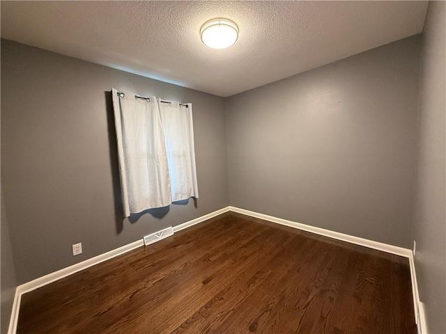 8811 E 84th Street, Raytown, MO 64138